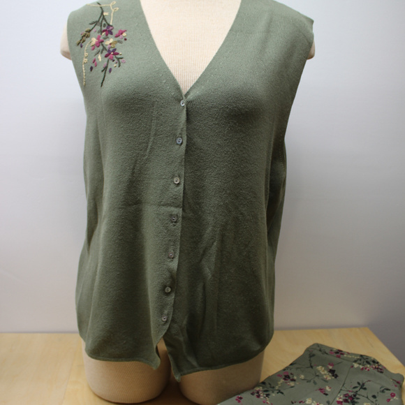Koret Spring long Skirt and Button Sleeveless top - Picture 3 of 5